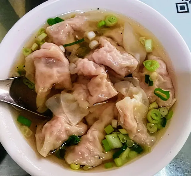 第二市場 鄭氏肉包餛飩湯
