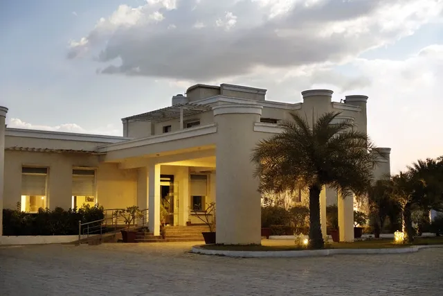 TreeHouse Sunrise Resort & Caravan Park, Neemrana