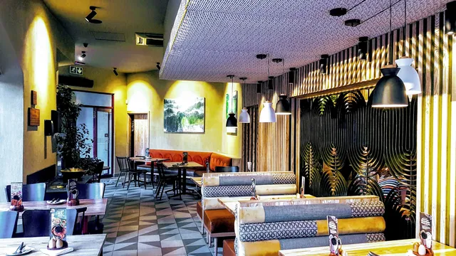 Nando's Queens Corner