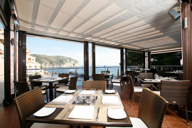 Bahía Seaside Restaurant