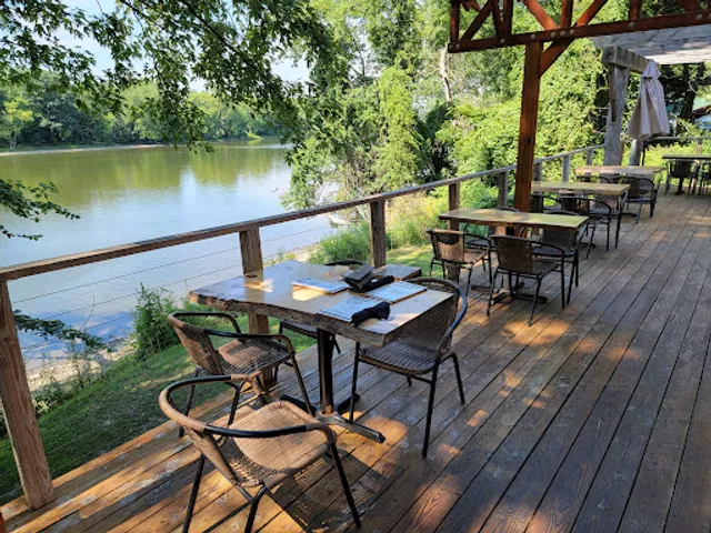 MJ's Bar and Restaurant