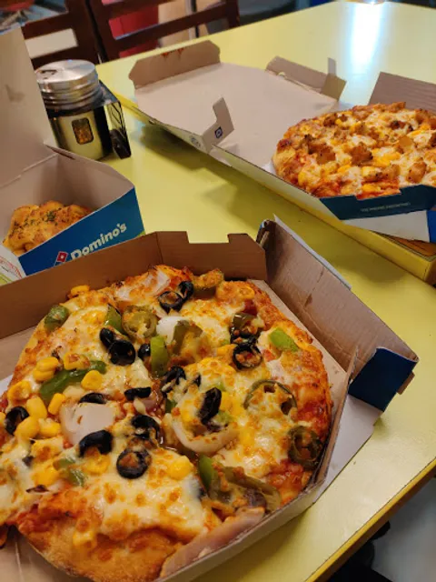 Domino's Pizza | Bella Tuscany, Padur