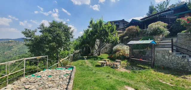 S K and Shiv Cottages, Mukteshwar