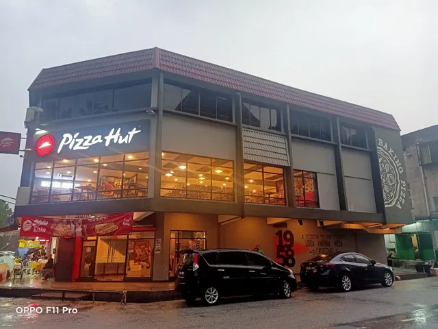 Pizza Hut