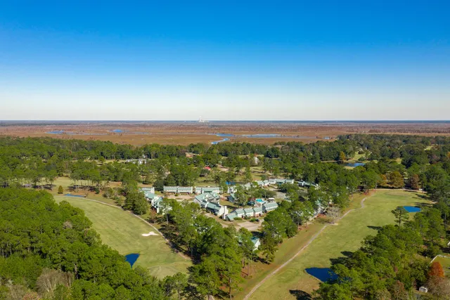 Crown Resorts at Hickory Hills