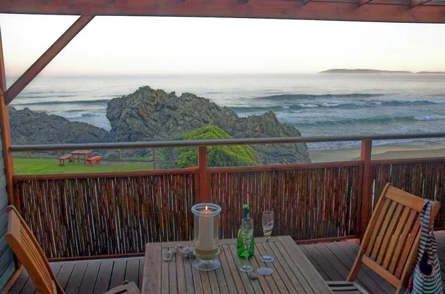 Singing Kettle Beach Lodge