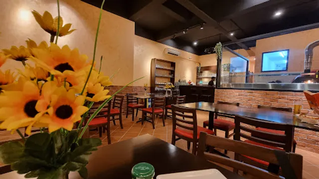 Monnalisa Italian Restaurant JB