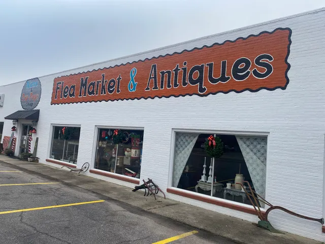 Nana & Pop-Pop’s Shop (Flea Market & Antiques)