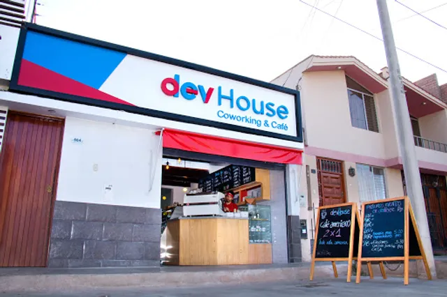 devHouse - Coworking & Café