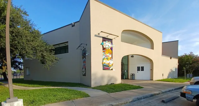 Flores Neighborhood Library
