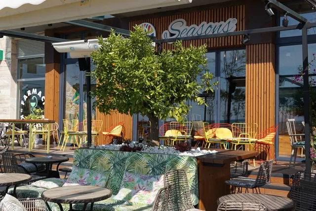 Seasons Cocktail Bar