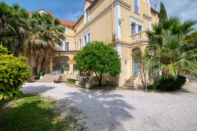 Château La Tour Apollinaire