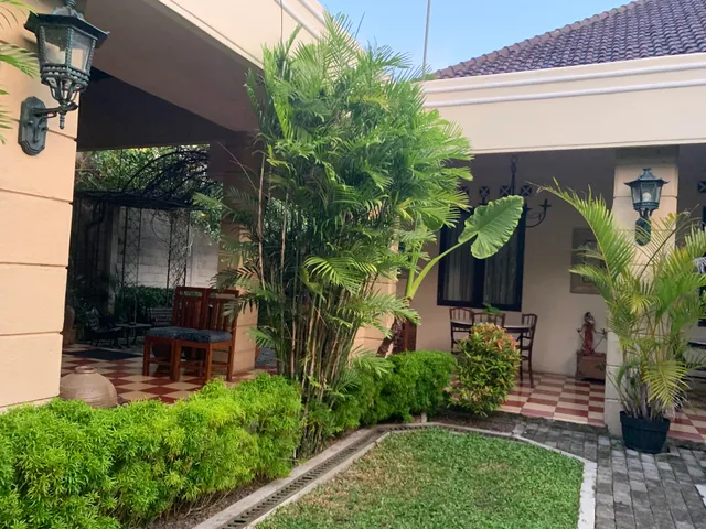 Rumah Poppy Dharsono Guest House