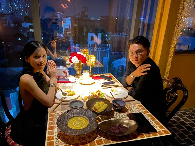 GLAMISQUE- Fusion Dining