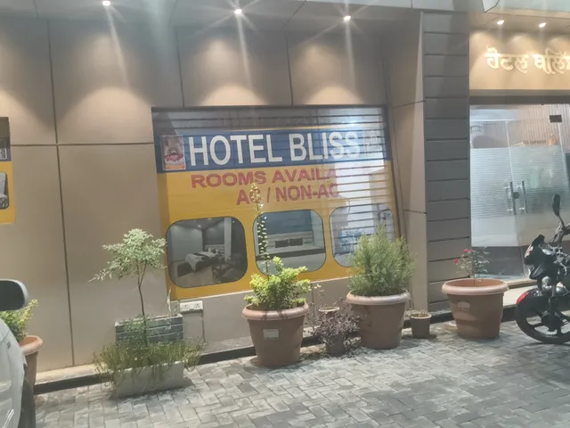 OYO HOTEL BLISS