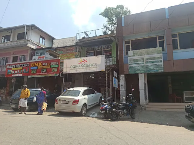 Hotel Safair, Rohini Mukk, Pooppara