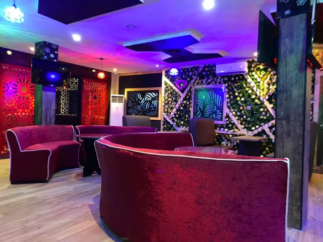 Bennies Restaurant and Lounge