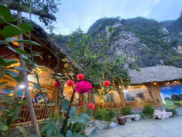 Xuan Son Lakeside Bungalow