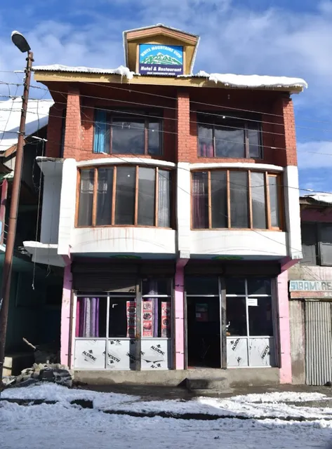 White Mountain view Hotel & Restaurant