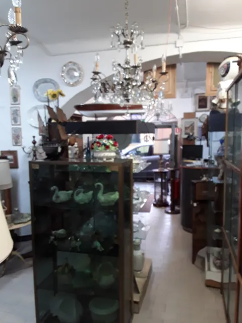 Al Mercatino dell'Usato di Pegli "Chi cerca trova"