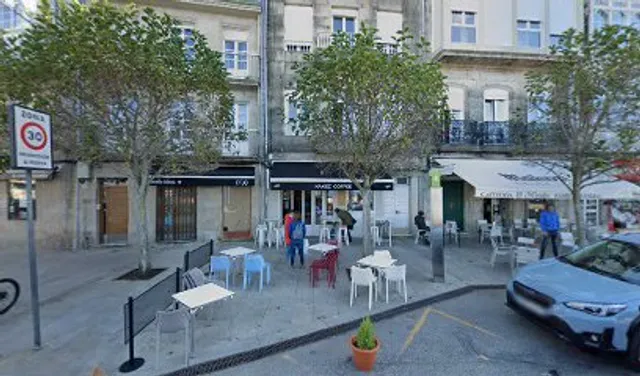 P.º de Alfonso XII, 11