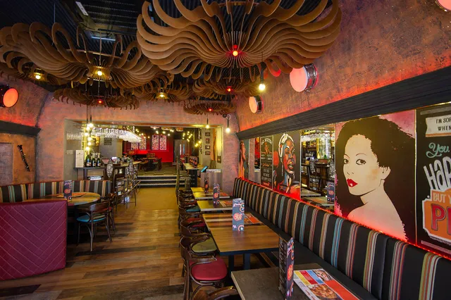 Stalowe Magnolie | Cocktail Bar & Restaurant