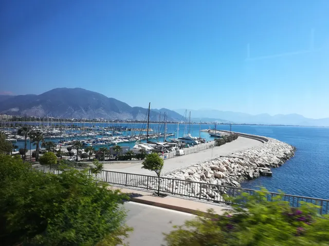 B Business Hotel & Spa