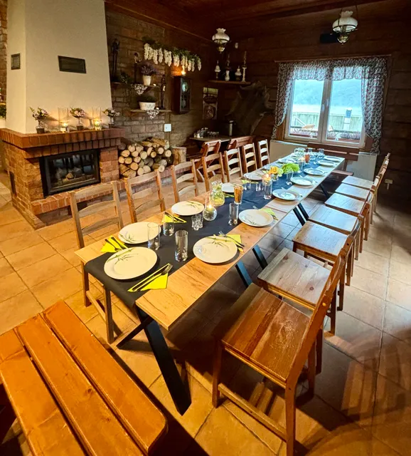 Krzywa Chata nad zaporą