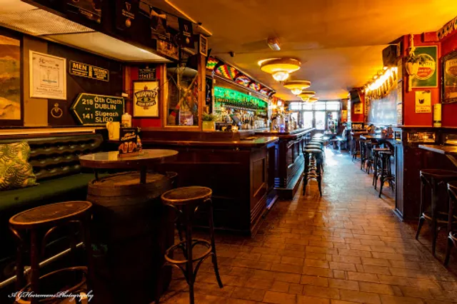 Gunnery's Irish Pub