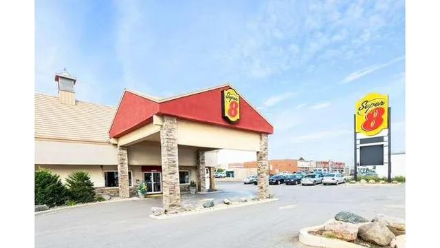 Super 8 by Wyndham Cambridge/Kitchener/Waterloo Area