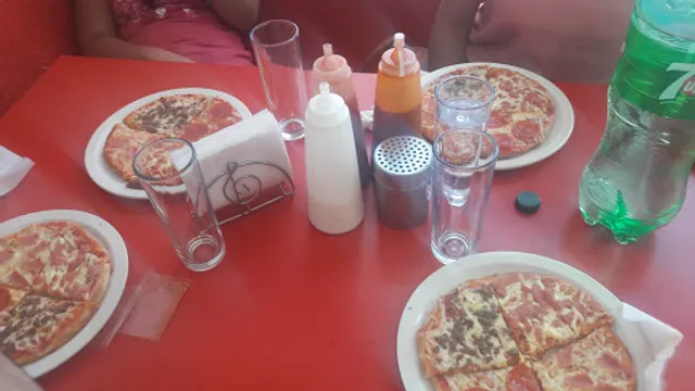 Maax Pizza