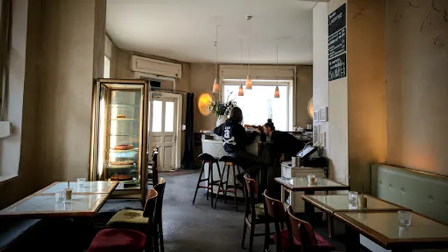 Liebling - Café & Bar Breakfast & Aperitif bar in Prenzlauer Berg since 2006