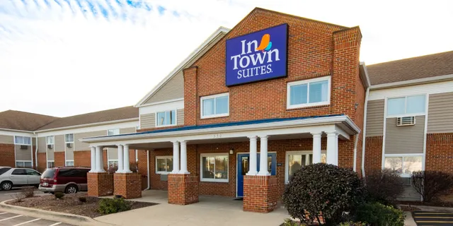 InTown Suites Extended Stay Chicago IL - Oakbrook