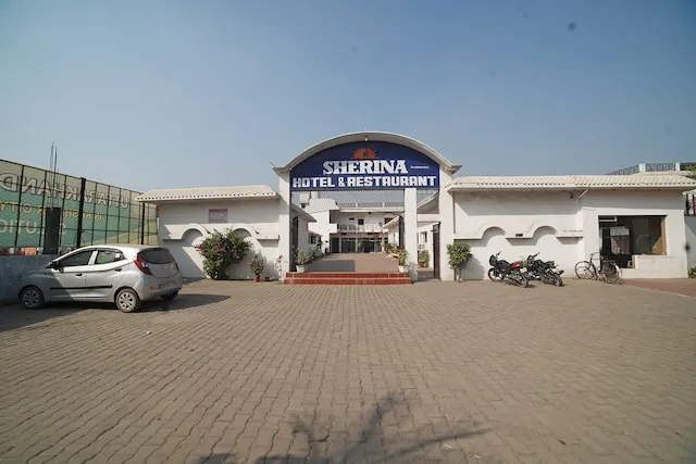 OYO 30144 Hotel Sherina