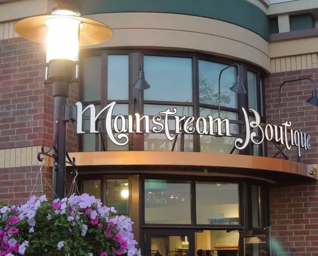Mainstream Boutique Delano