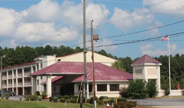 Deerfield Inn & Suites