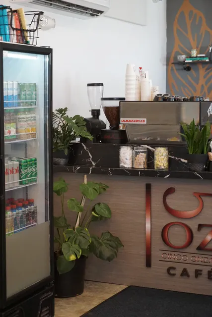 Cinco Onzas Café - Fajardo