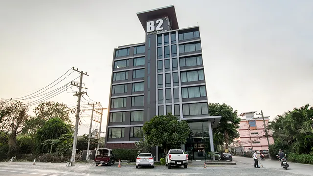 B2 Black Business & Budget Hotel