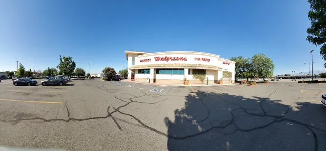 Central Plaza Shopping Center