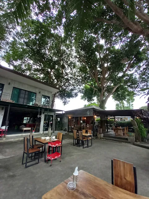 Tai Muang Restaurant
