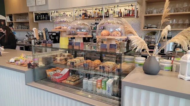 Kevin & Kevin Juice Bar & Cocktail Lounge