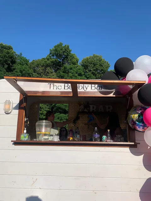 The Bubbly Bar LI