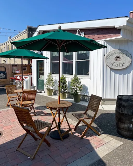 Elise's Niece's Cafe