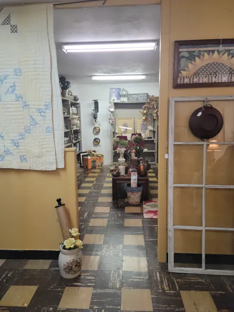 St Clair Antique Emporium