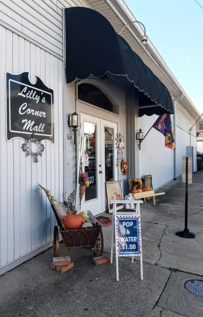 Lilly's Corner Mall
