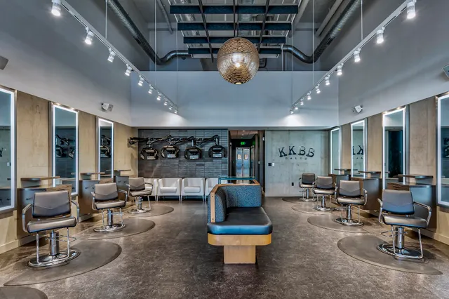 Kiss Kiss Bang Bang Salon