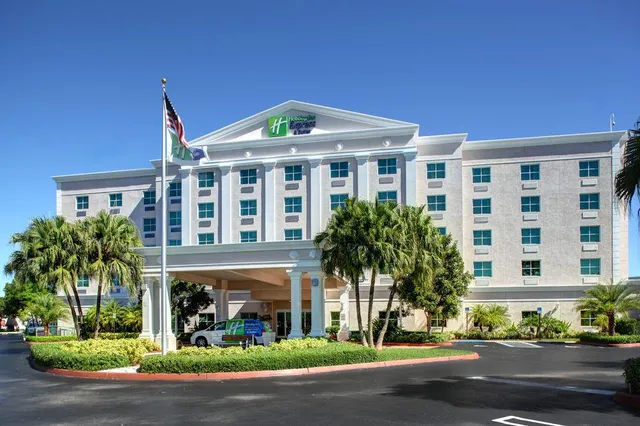 Holiday Inn Express & Suites Miami-Kendall by IHG
