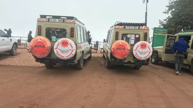 NAKUJA EXPEDITIONS LIMITED - Luxury African Safaris