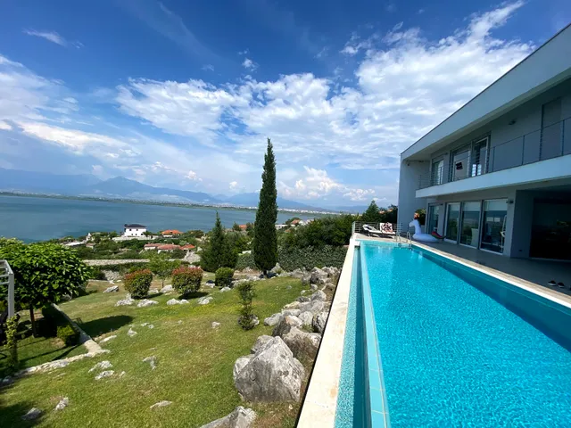 Luxury Amazing Lake View Private Pool Villa