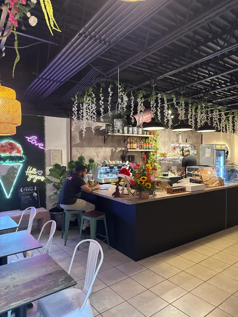 Cold Wave Brunch & Bar